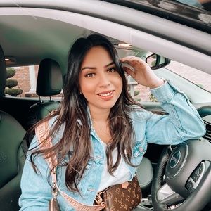 Meet your Posher, Samantha